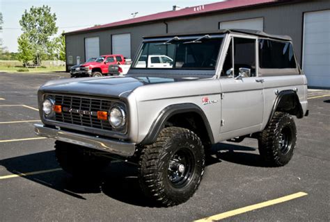66-77 ford bronco for sale - When the Ford Falcon was released in late 1960 in Australia, it challenged rival General Motors. Learn how the two companies competed. Advertisement Ford's straightforward compact ...